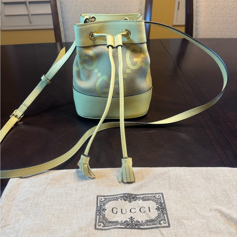 New Authentic Gucci GG Supreme Jumbo Logo Bucket Shoulder Bag - Picture 2 of 13